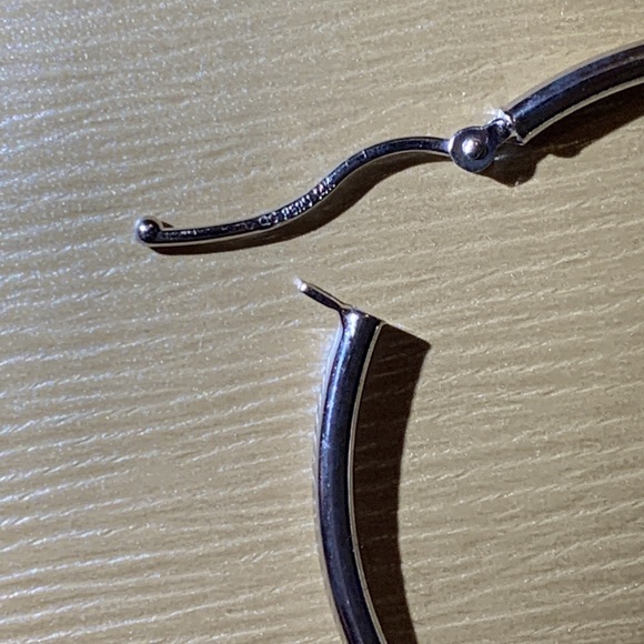 14K WHITE GOLD (HOOP) EARRINGS, SIZE 1.57” L x 1.57” W - Picture 4 of 5